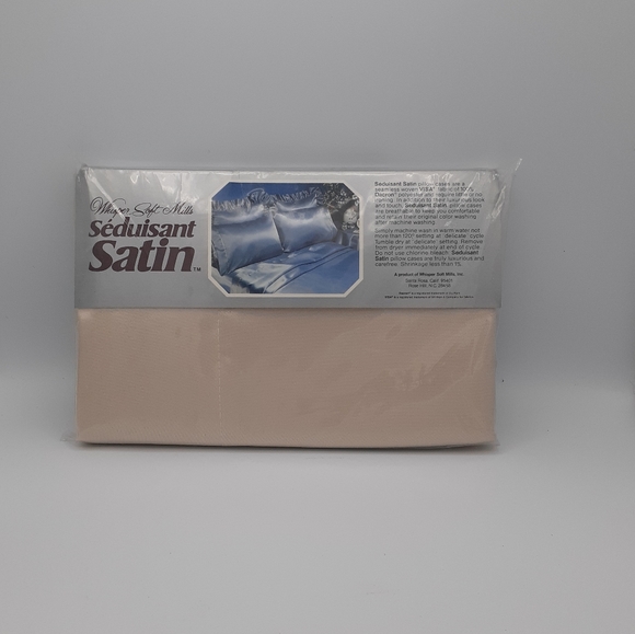 Vintage WHISPER SOFT MILLS SATIN KING PILLOWCASES NWT - Picture 2 of 2